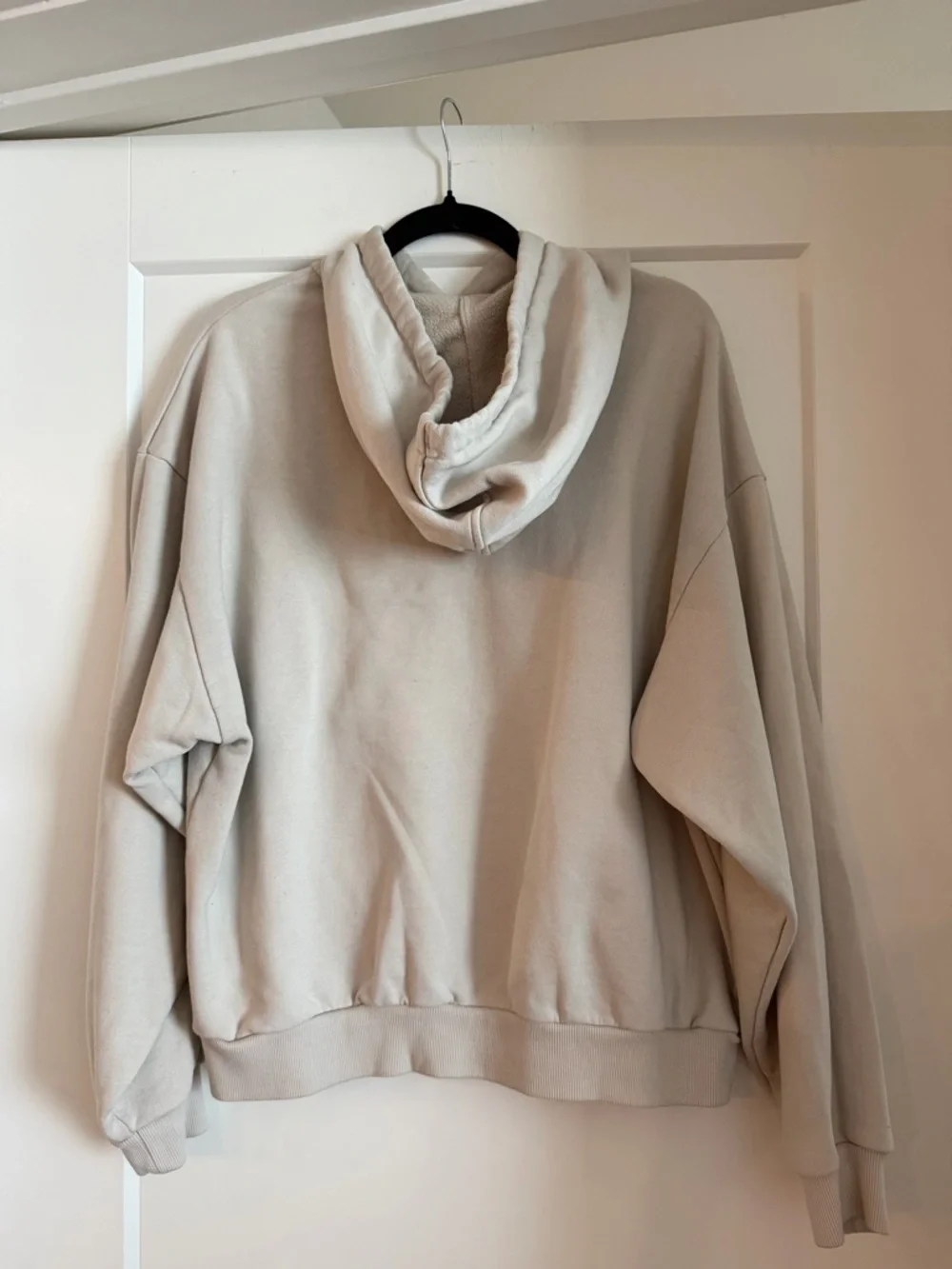 Alo Accolade Hoodie, Bone, Size M - Picture 4 of 5